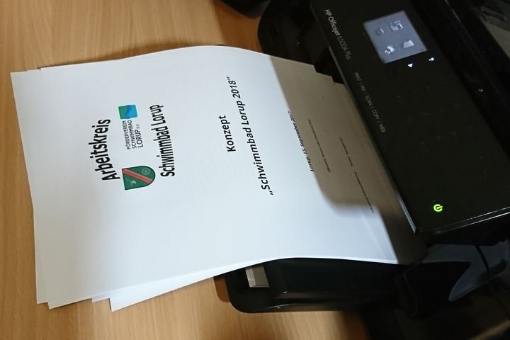 Ausgedrucktes Konzept „Schwimmbad Lorup 2018“ des Arbeitskreises